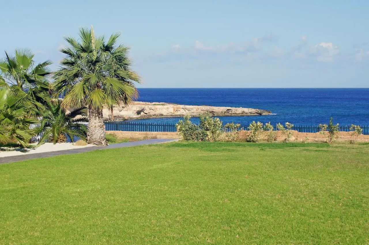 Dom wakacyjny Meryl - Coralli Beachfront Apartment Protaras Cypr