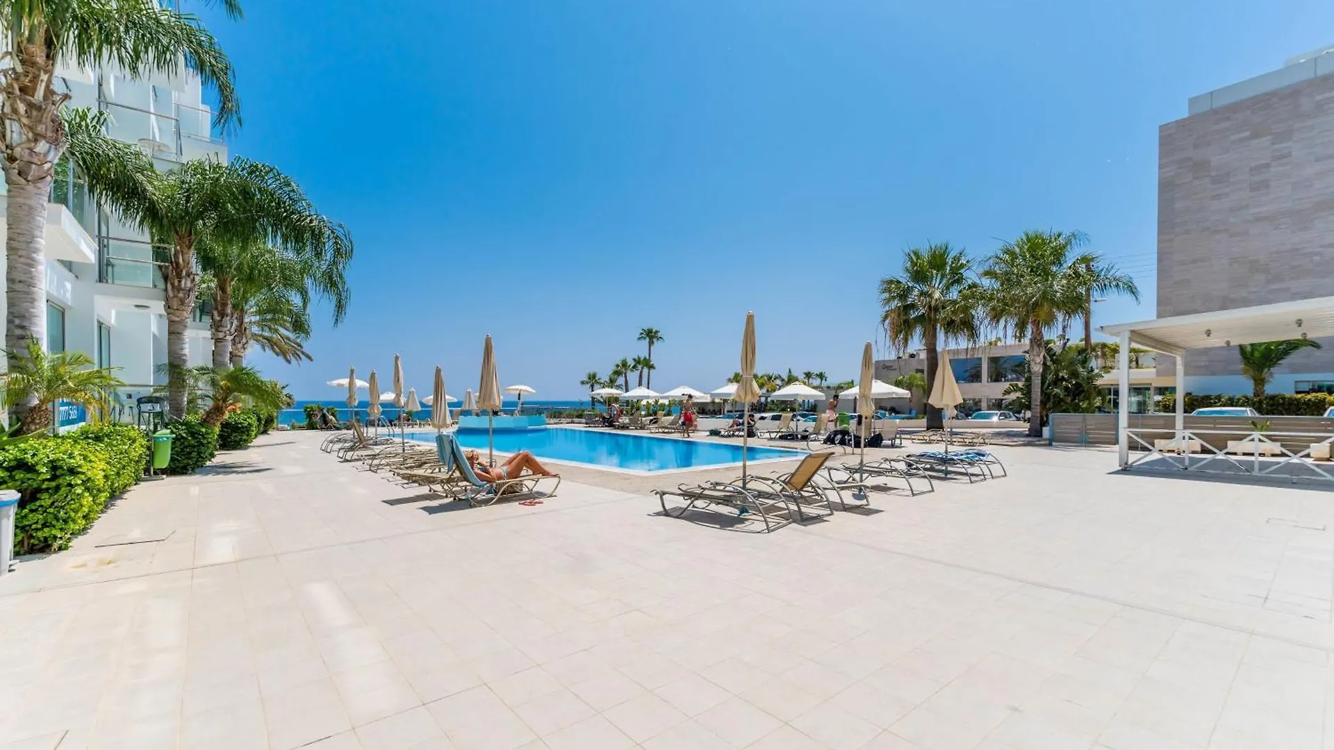 Meryl - Coralli Beachfront Apartment Protaras Cypr