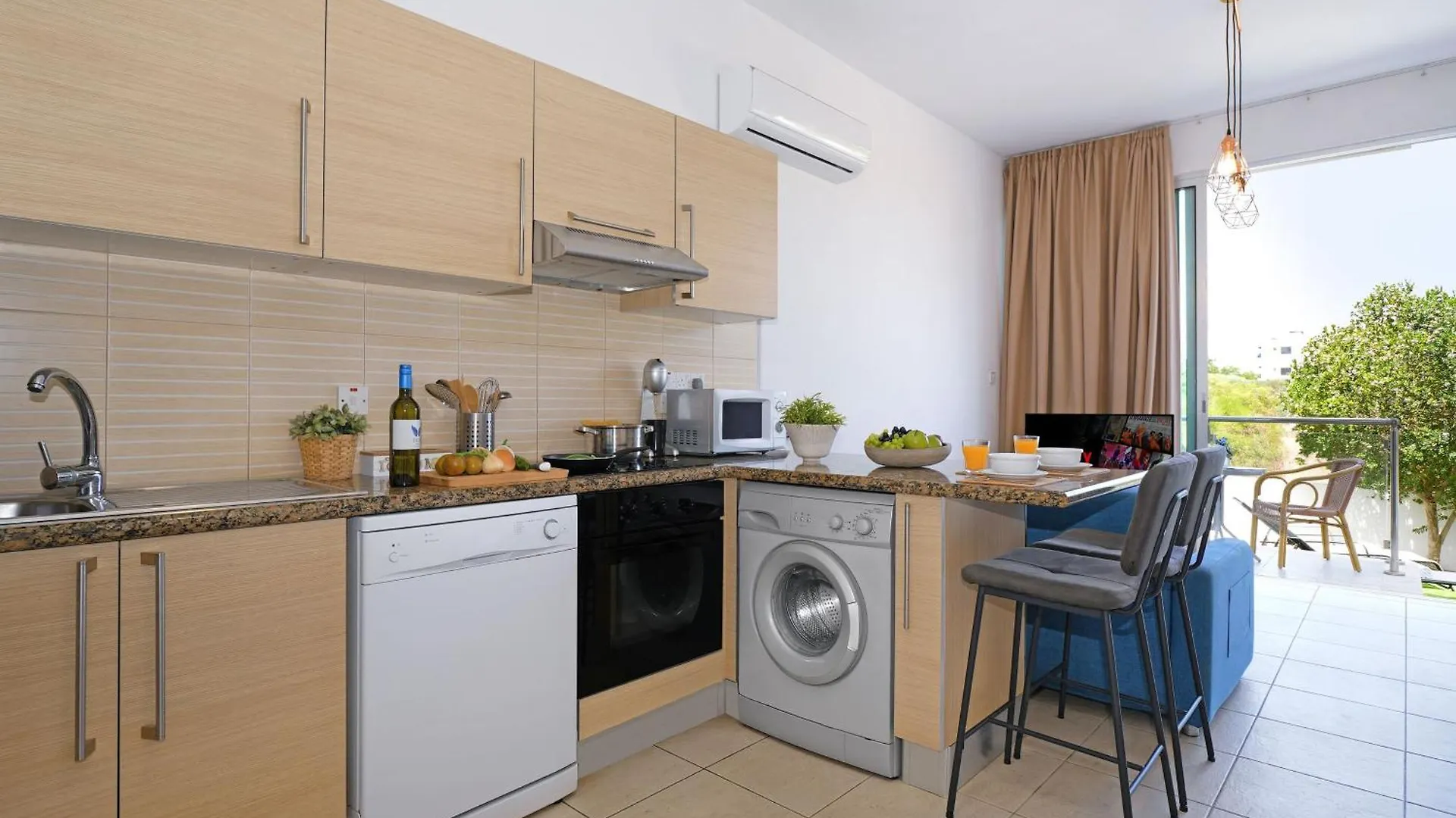 Dom wakacyjny Meryl - Coralli Beachfront Apartment Protaras