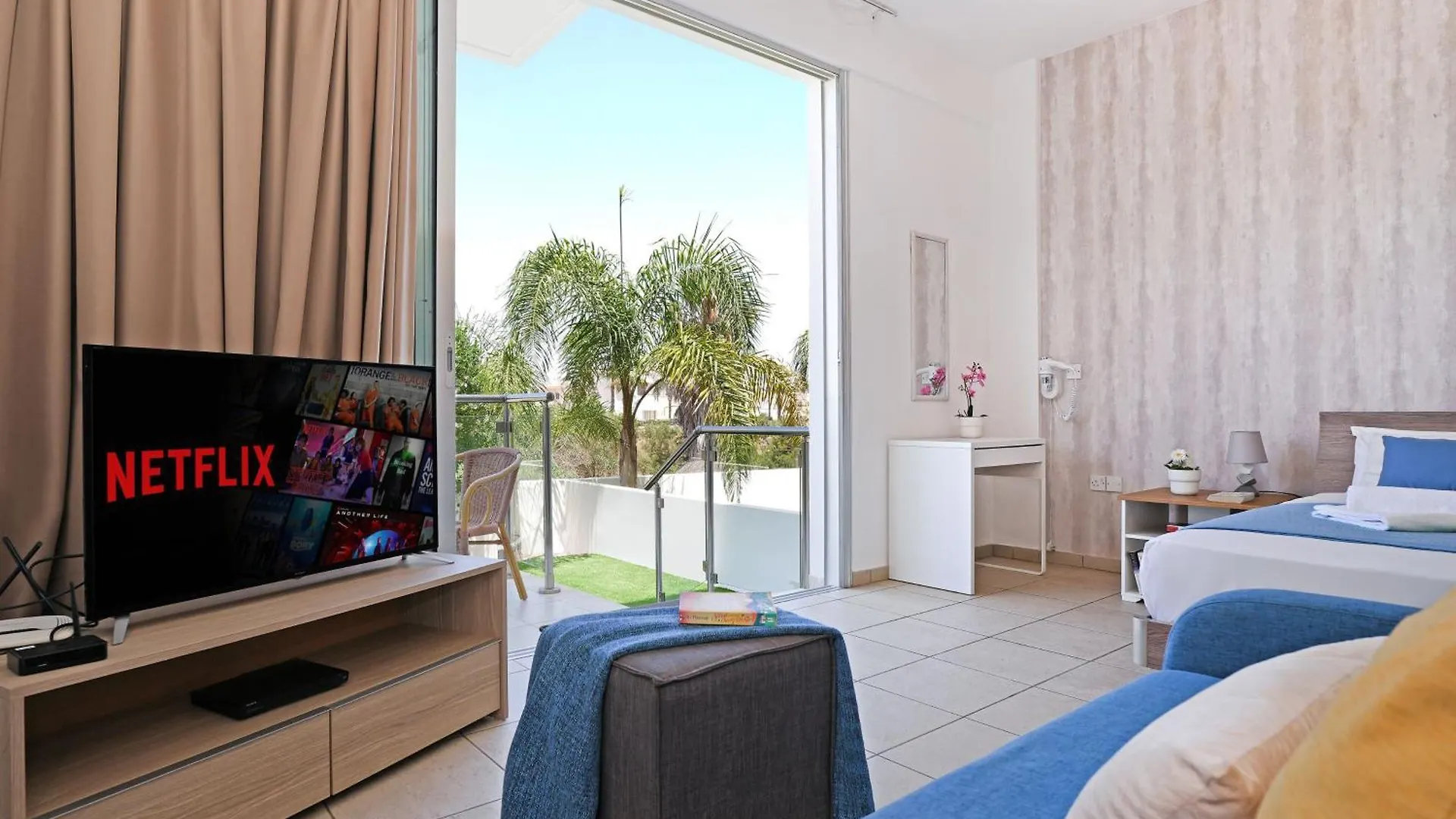 Dom wakacyjny Meryl - Coralli Beachfront Apartment Protaras