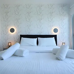 Lovely Cozy One Bedroom With Pool Apartament